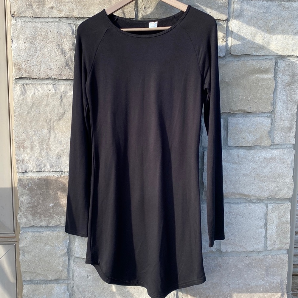 DIADORA Luxe Collection Long Sleeve Megan Scooped Hem Black Dress S